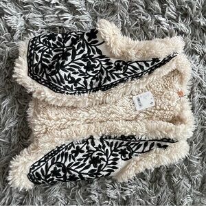 FP One Noelle Sherpa
Vest- gorgeous!! Never worn, tags still on! free People